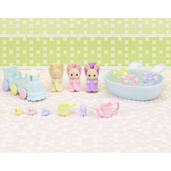 La hora del ba&ntilde;o de los trillizos large image number 2